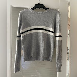Brandy Melville Gray Cropped Sweater OS